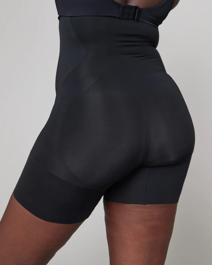Oncore High-Waisted Mid-Thigh Short Very Black
