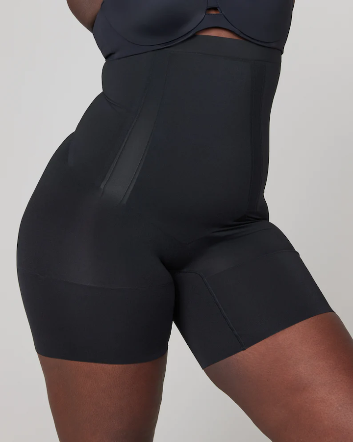 Oncore High-Waisted Mid-Thigh Short Very Black